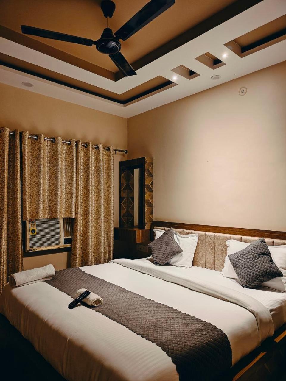Hotel The Pushpraj Varanasi Luaran gambar
